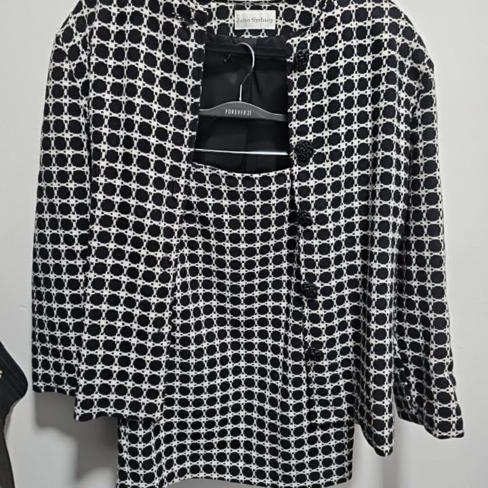 Vintage Black and white Tweed Women's Skirt & Blazer Set Women's Size10 Stunning